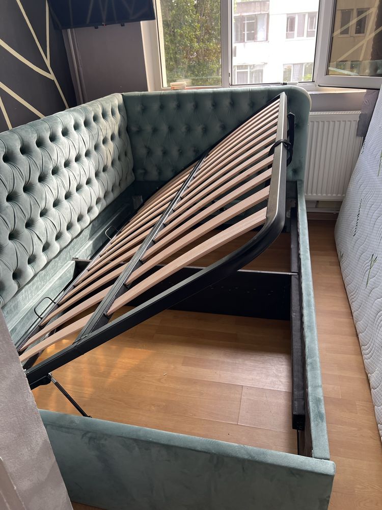 Pat tapitat pe colt 120x200 cu saltea pentru copii