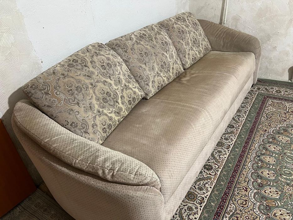 Диван раскладной и два кресло