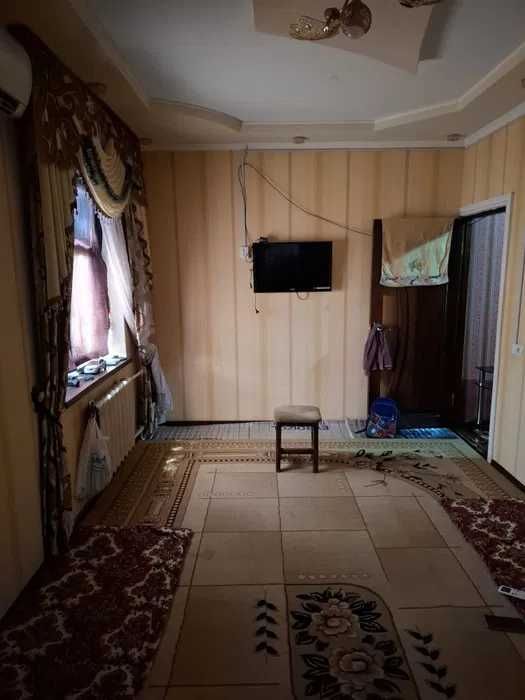 Срочно 1 хонали квартира сотилади  барча жихозлари билан