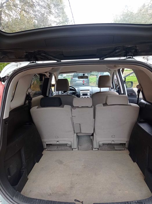 Продавам Mazda 5 в много добро техническо състояние