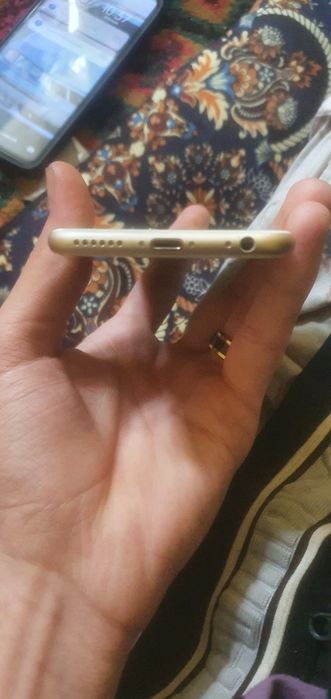 Iphone 6s srochna 32 gb 75% yomks ochilmagan hamma joy radnoy toz gold