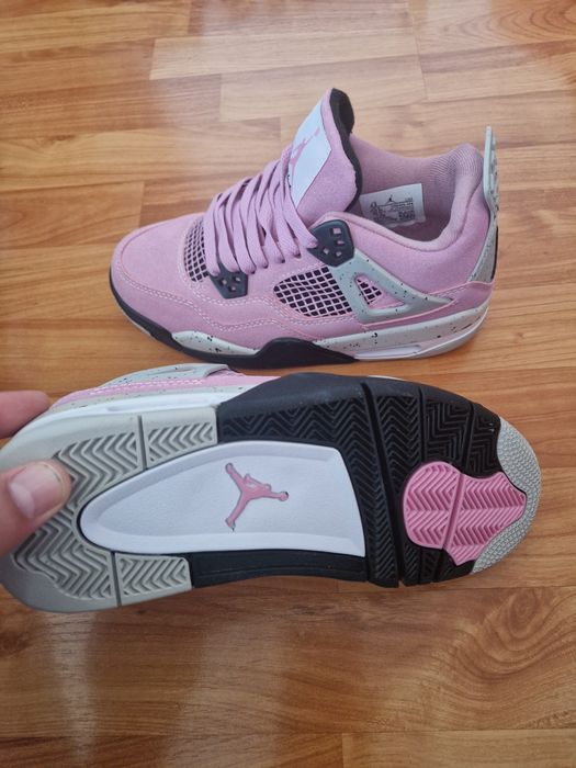 Adidași Jordan Retro patru