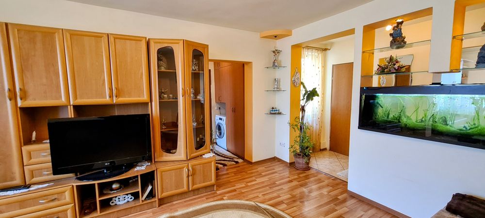 Inchiriez apartament 3 camere