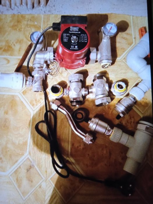 Насос циркуляционный для отопления б/у