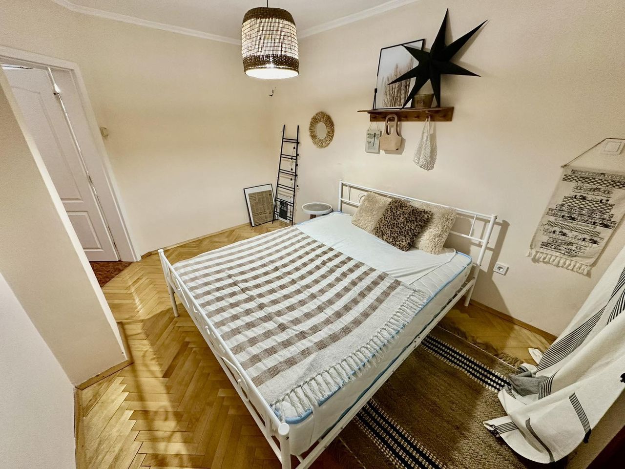 Продава се Тристаен апартамент в Бургас, Възраждане - 78 кв.м за 1981 €/кв.м - Снимка #5