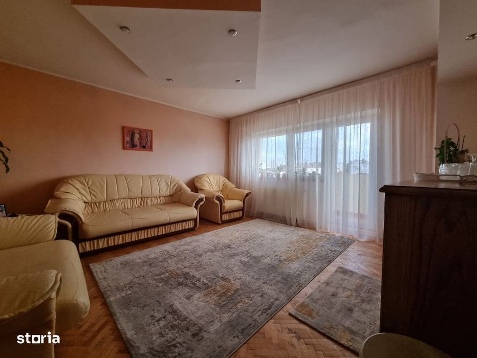 Neagoe Voda- 3 camere decomandate/doua balcoane/priveliste frumoasa