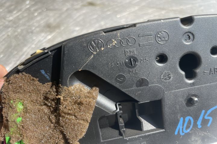 Ceasuri bord 88311245 / 88 311 245 / 3B1919860 / 3B1 919 860 Volkswag