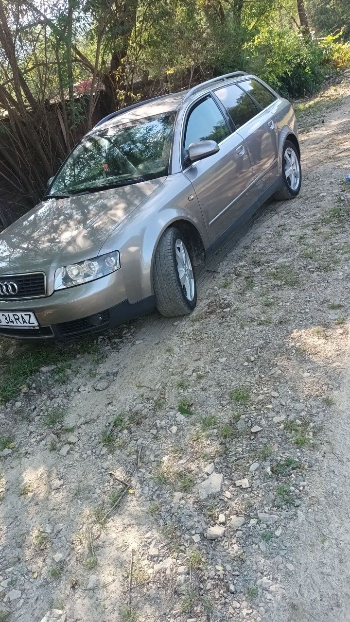 Vând audi a4 b6 motor 1,9tdi