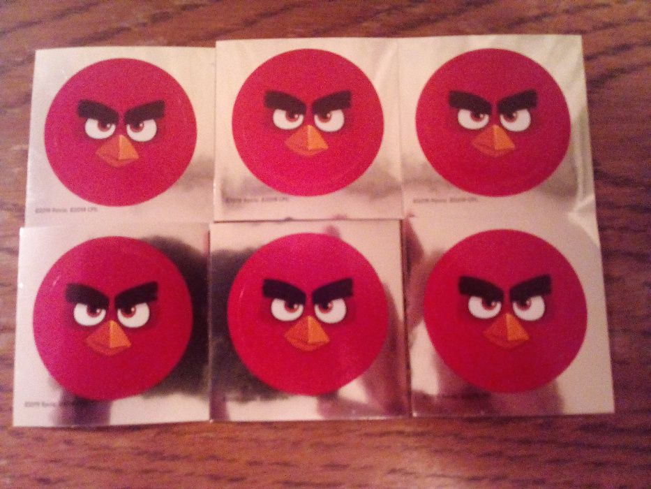 32 cartonase angry birds holograficede la Carrefour si 44 puncte RED