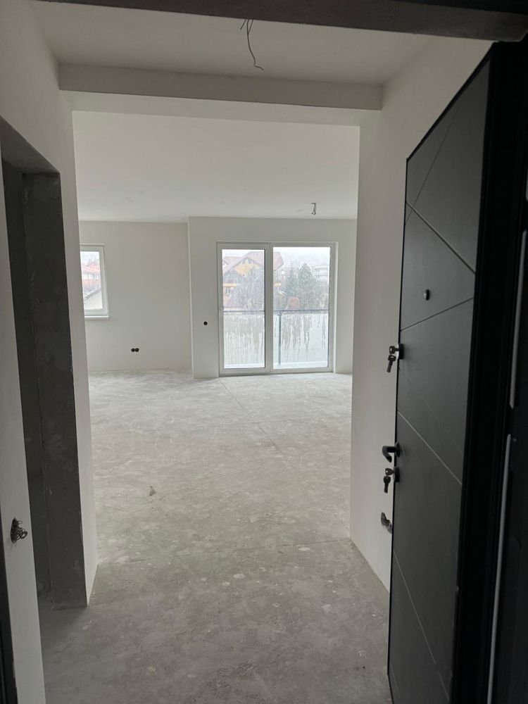 BLOC NOU, Apartamente 3 camere, Zona Lamaitei