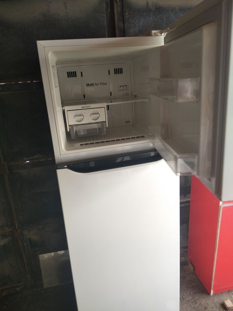 ХолодильникLG LG