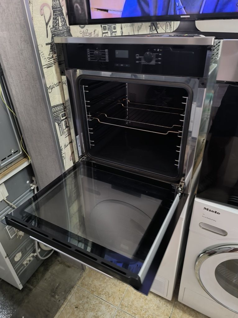 Фурна Miele H2661-B 76литра.