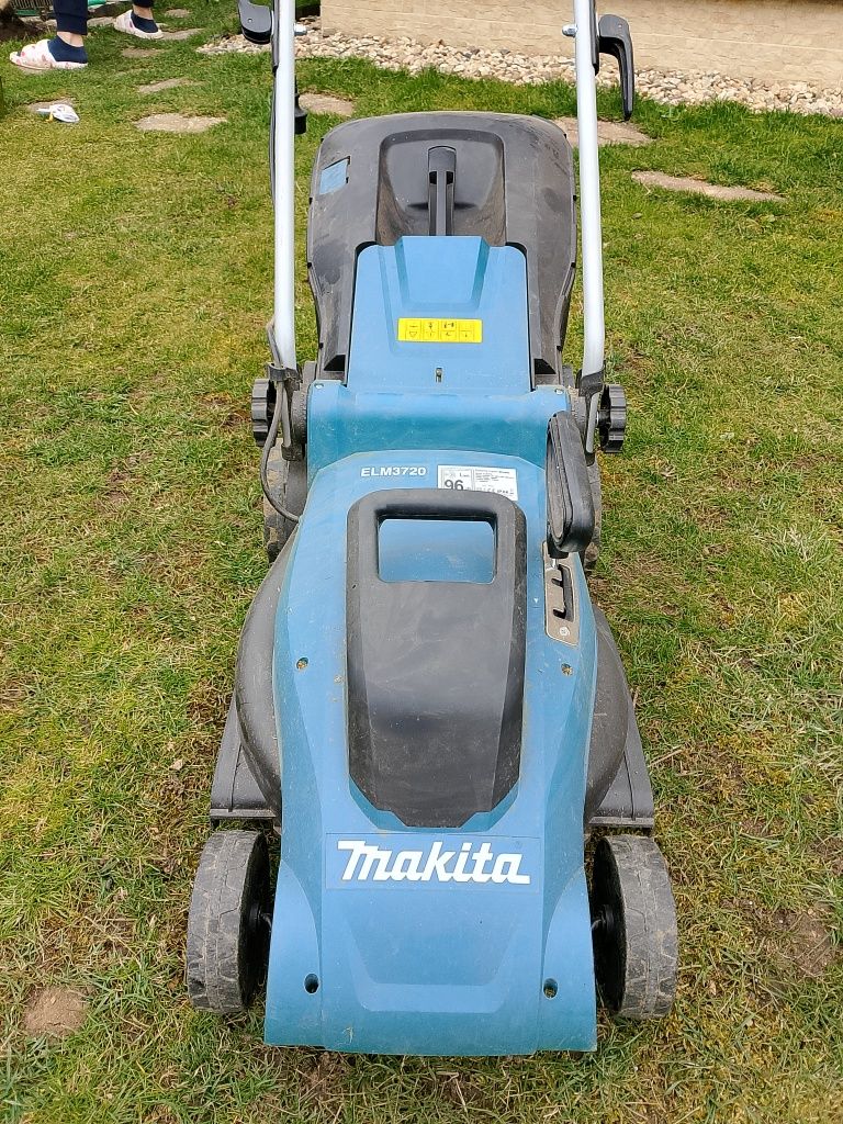 Vand masina de tuns iarba in GARANTIE
