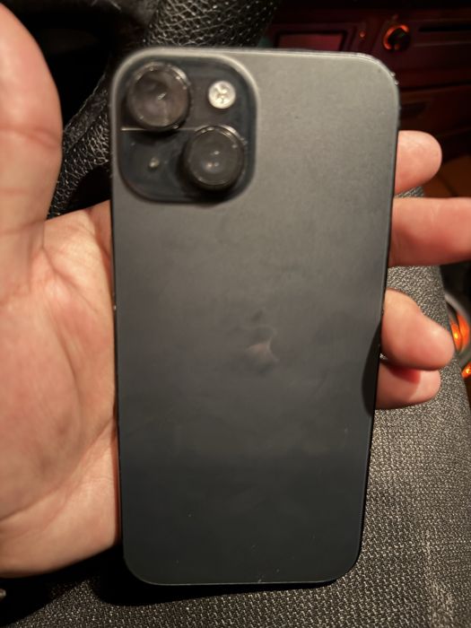 Айфон 15 не вскрывался