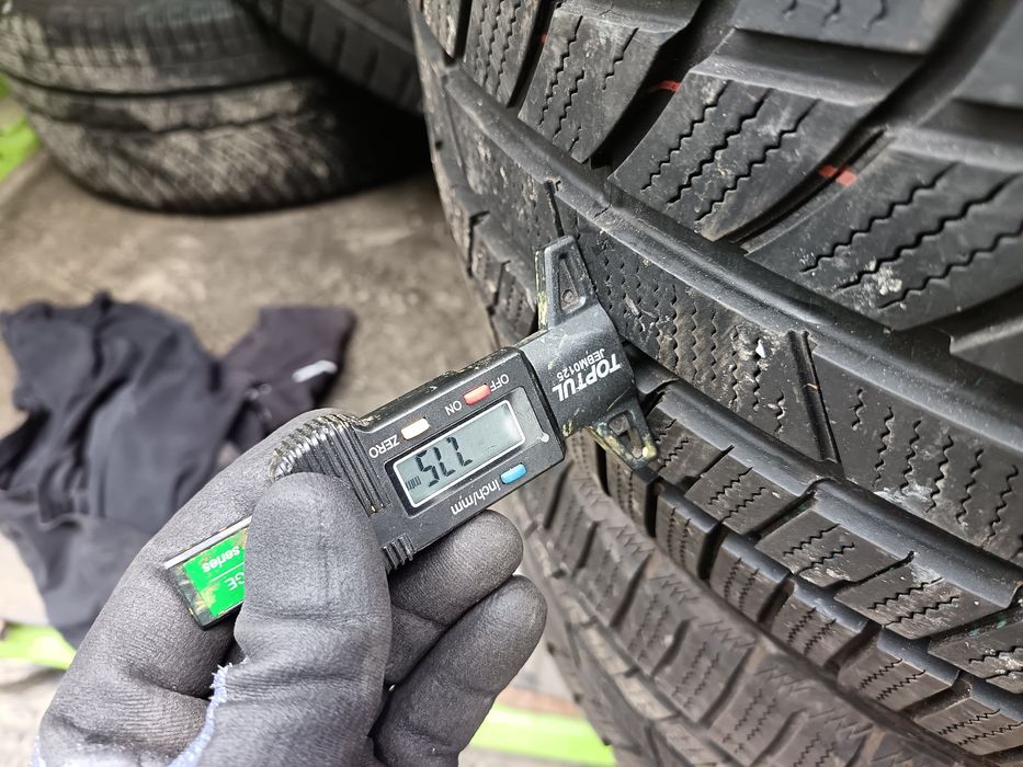 Anvelope MS iarna 225 40 18 și 245 35 18 toyo 7.5mm