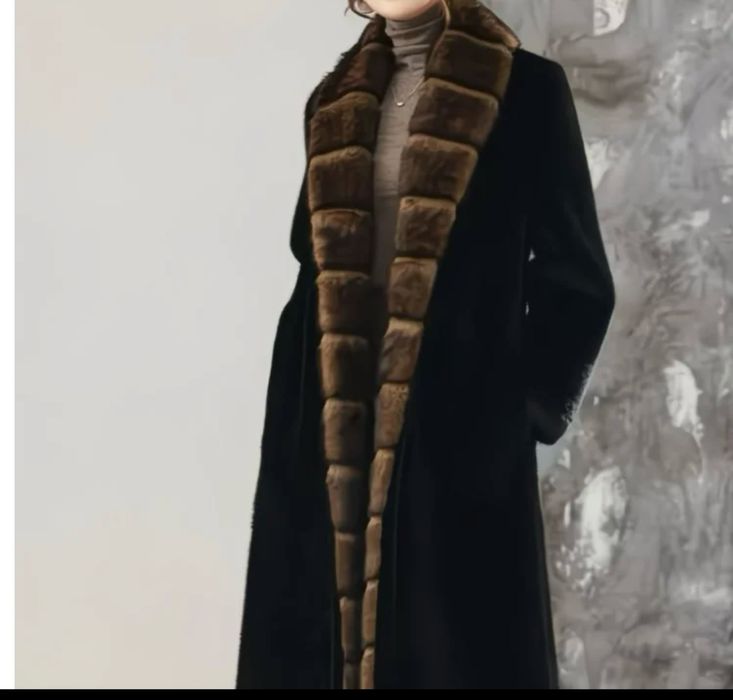 Шуба-пальто новая женская