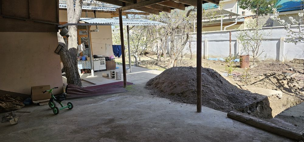 Гостиница,медцентр куриш учун  ер сотилади.