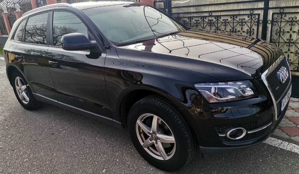 Vând audi Q5 din 2011