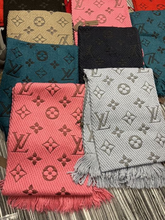 Fular-Esarfa LOUIS VUITTON colectia noua Poze reale100% Calitate super