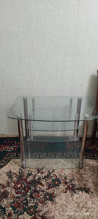 Potstavka televizorga oynali