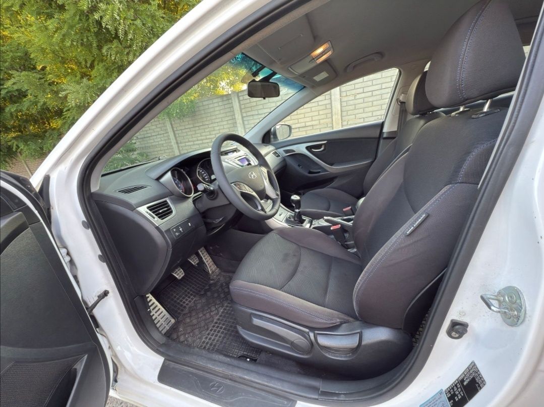 Hyundai Elantra 1.6 benzina 2012