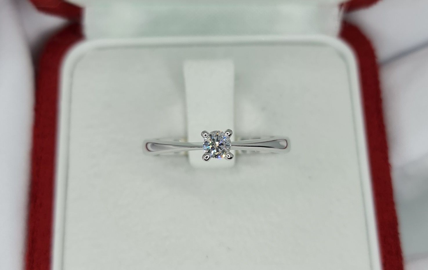Inel de logodnă solitaire aur alb 18k diamant natural 0,19ct