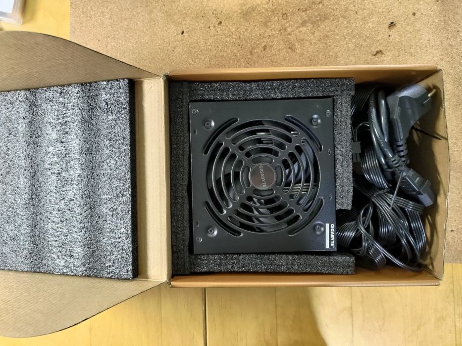 Sursă pc Gigabyte p550B