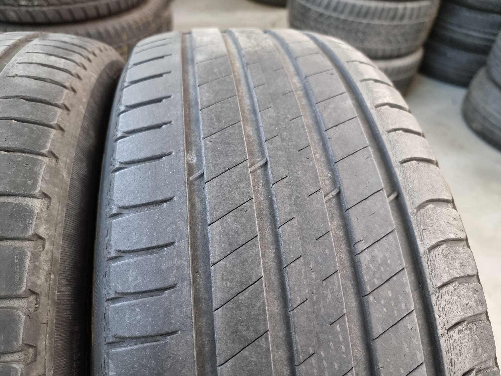 Set 4 Anvelope VARA 235.55.19 "Michelin" ; stare buna