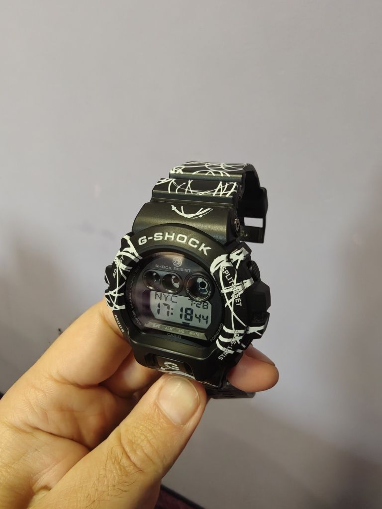 Часовник Casio G-Shock GD-X6900FTR-1 Futura