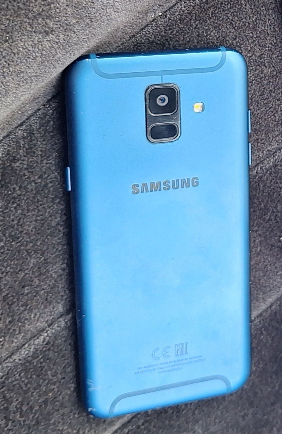 Samsung A6 2018 продам