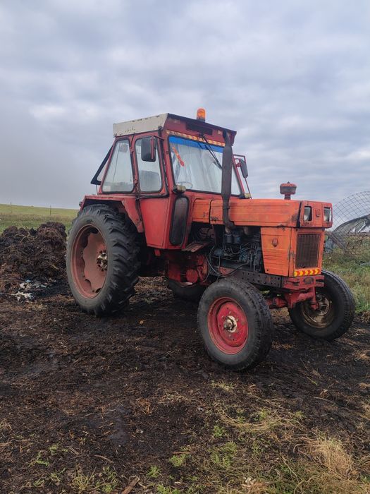 De vânzare două tractoare U650