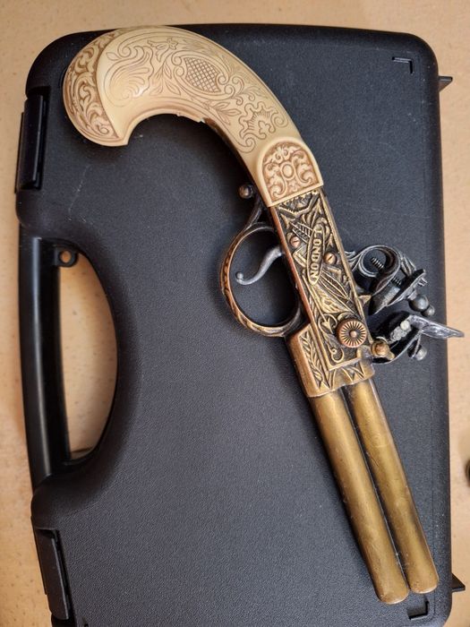 Panoplie de vânzare.