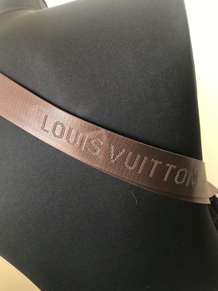 Geanta de umar Louis Vuitton , impecabila