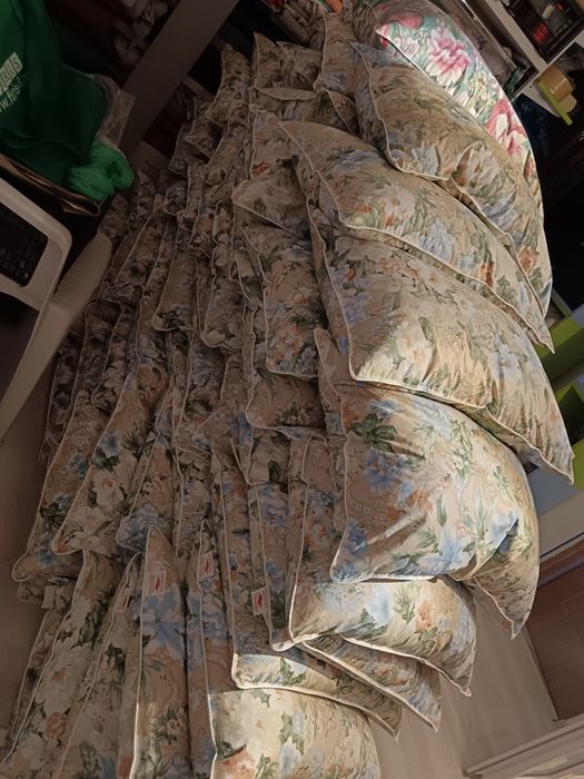 Perne din până și puf ,disponibile intr