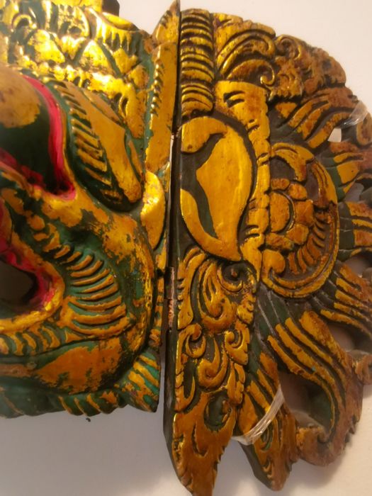 Антична балийска дървена маска на дракон