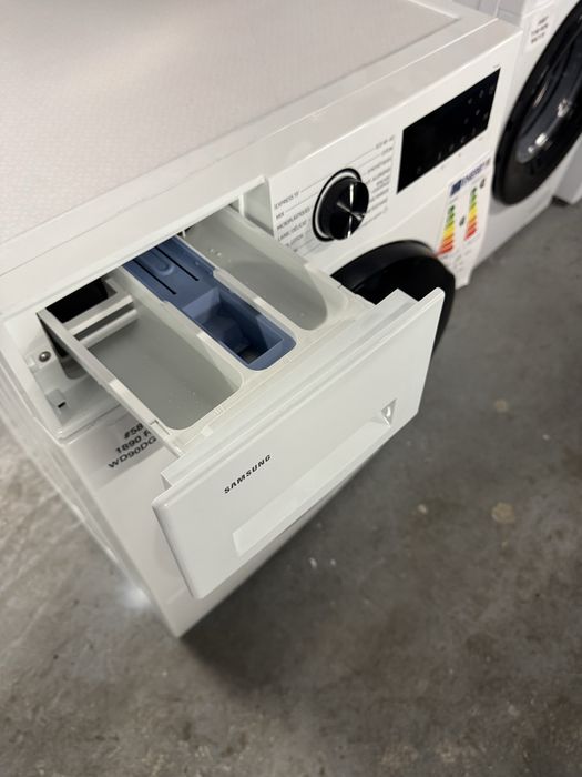 Mașină de spălat rufe cu uscător integrat Samsung WD90DG5B15