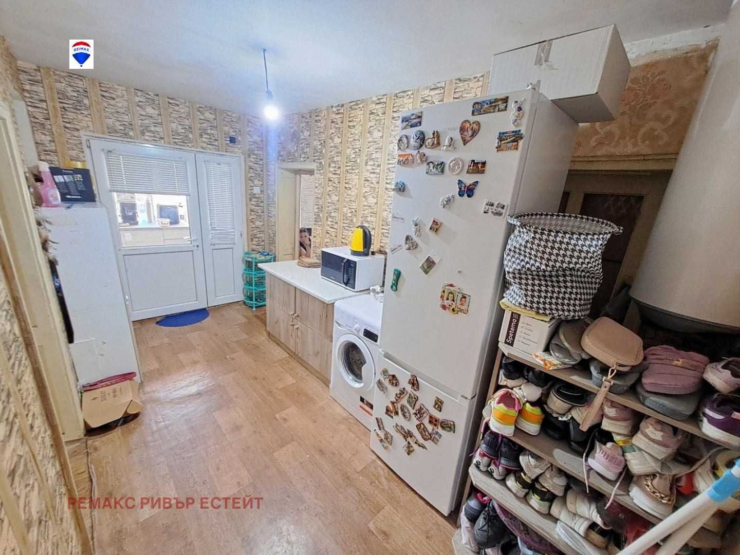 Селска къща за продажба в с. Бръшлен, обл. Русе