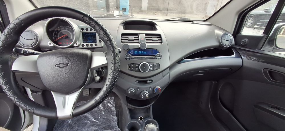 Chevrolet spark sotiladi