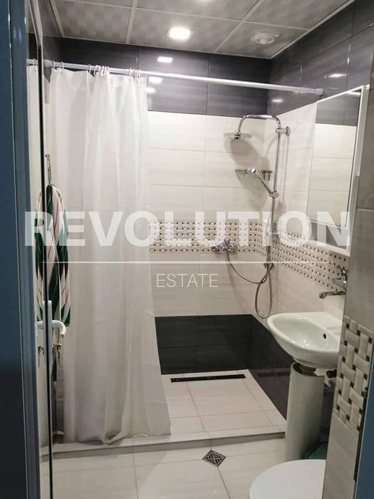 Дава се под наем Тристаен апартамент в Варна, Колхозен пазар - 80 кв.м за 500 € - Снимка #4