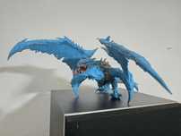 Figurină McFarlane dragon 40 cm lungime.