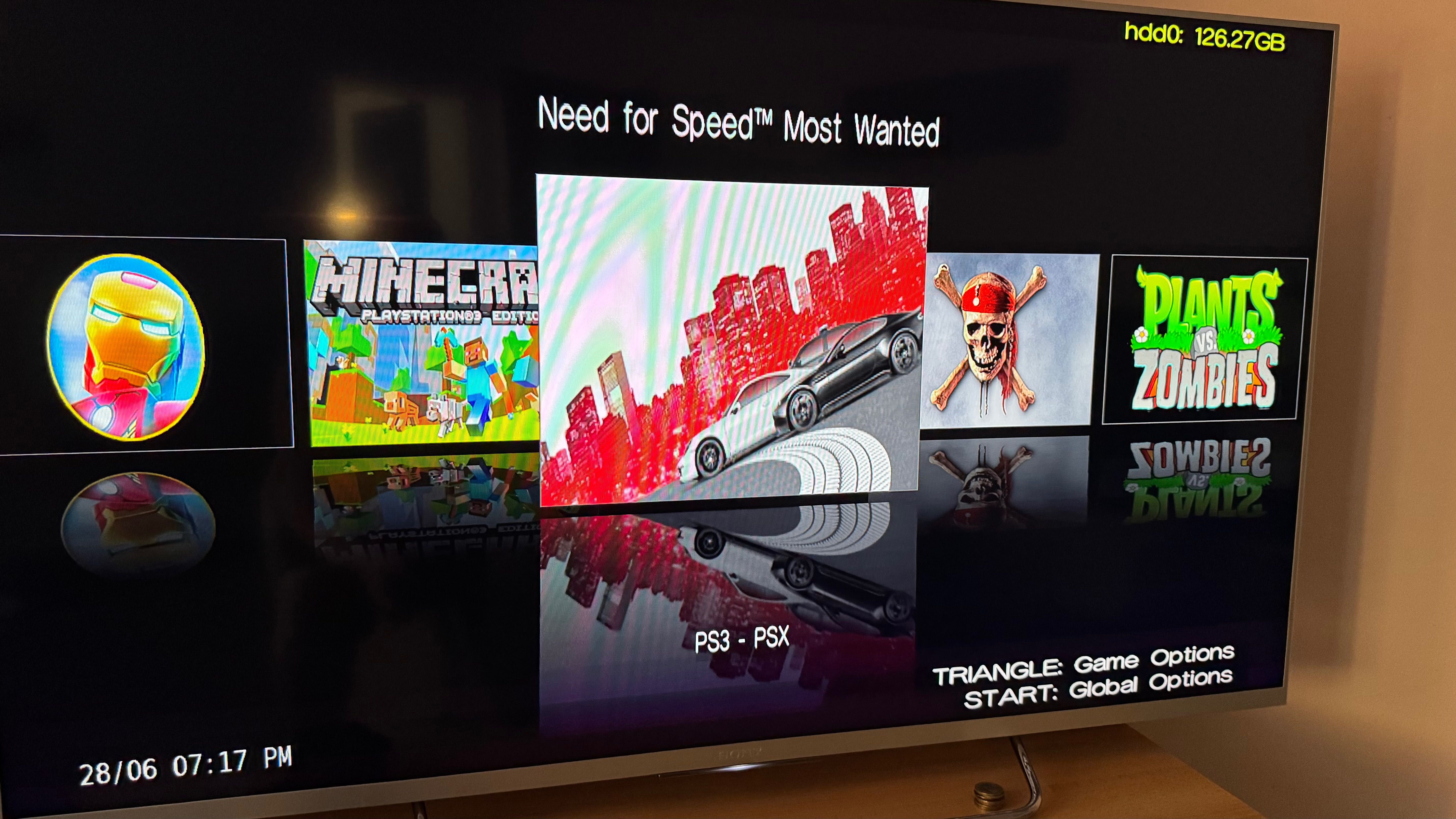 Ps3 Super Slim 500Gb + много игри
