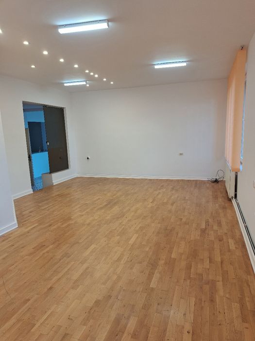 Inchiriez parter casa