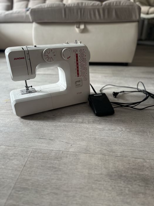 Швейная машинка рабочая Janome