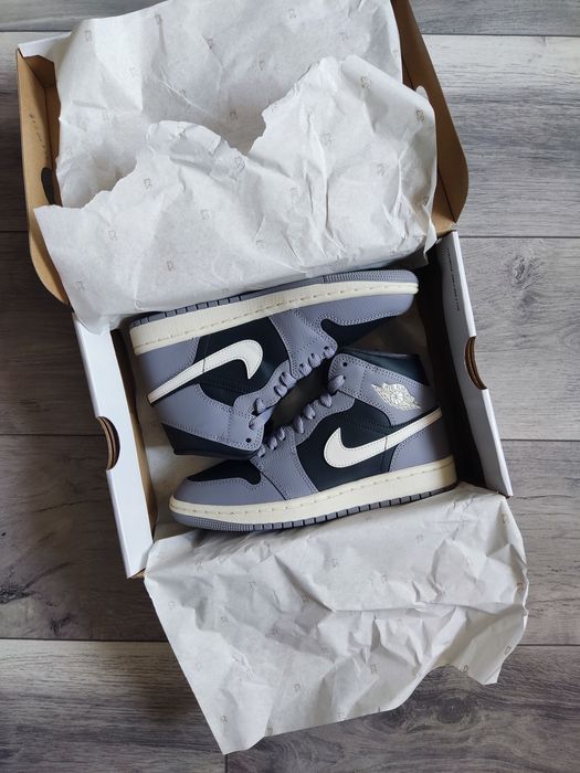 Air Jordan 1 Mid Cement Grey