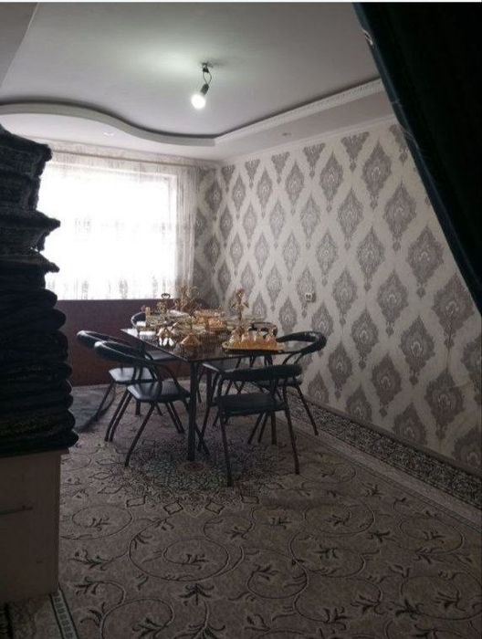 Уй дом 4 етажли 2 етажда жойлашган 72 кв сув газ свет бор