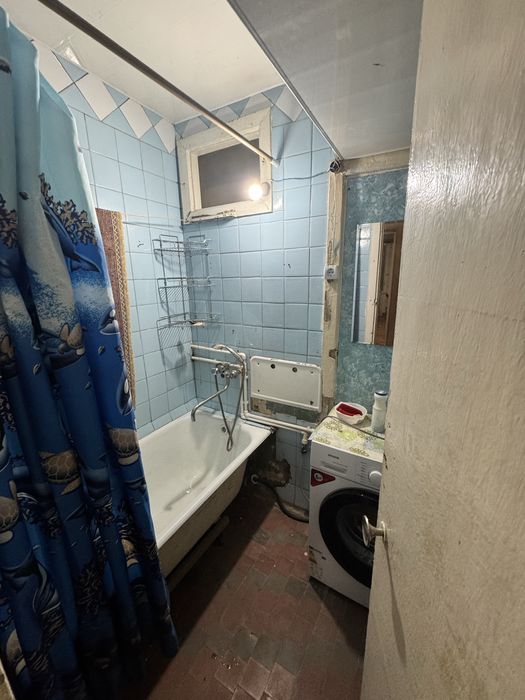 3/2/4 базар Кадышева ,Авиасозлар-4, метро Бекат-2,аренда 350 $