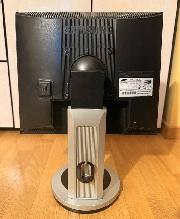 Monitor Samsung SyncMaster 710T – 17” LCD, DVI + VGA, stare perfecta