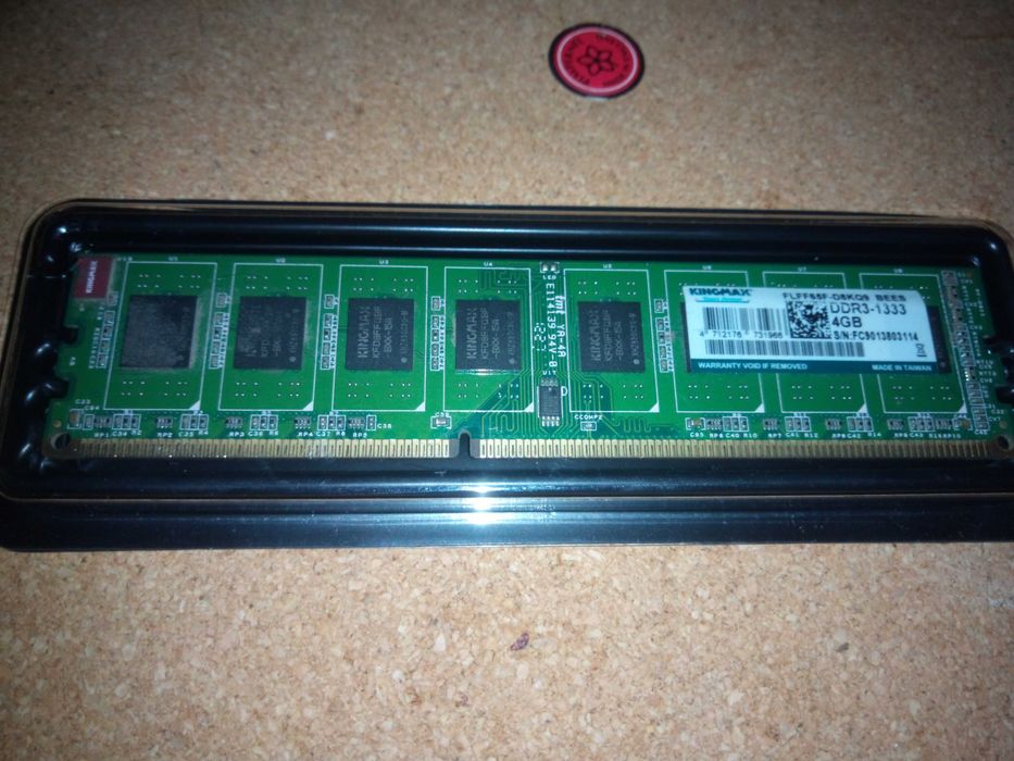 de  vanzare  pise  pentru  calculatoare !!!