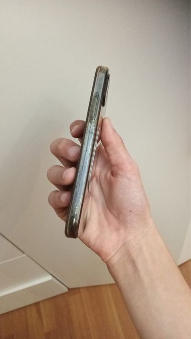 Продам телефон всо роботоет