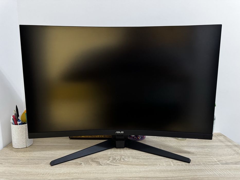 Vand monitor Asus Tuf Gaming 31.5 inch 165 htz
